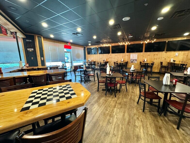 More Photos Of 721 Hanover Pike, Hampstead Unknown For Lease