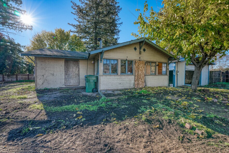 Primary Photo Of 3527 CA-20 Hwy, Upper Lake Flex For Sale