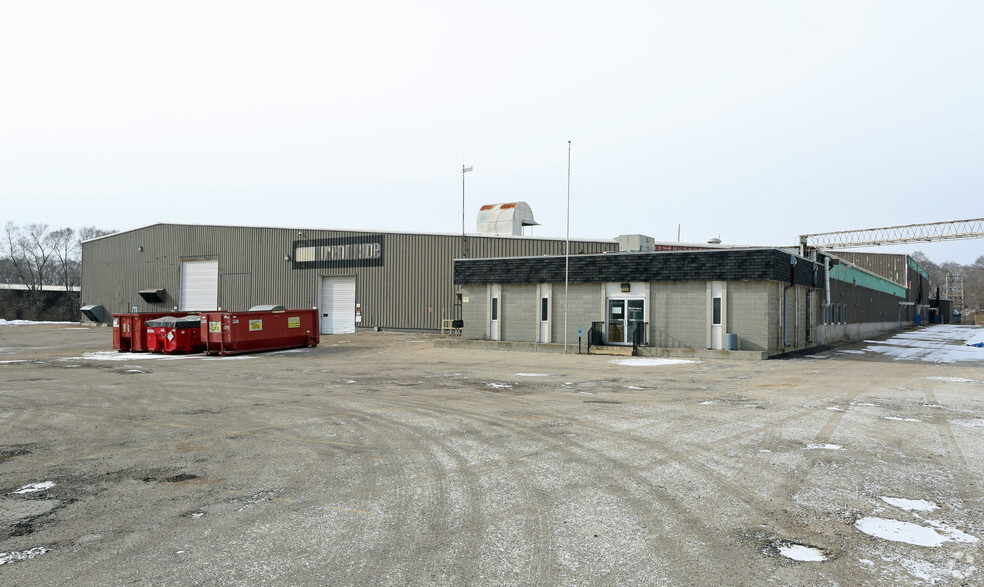 Primary Photo Of 2061 Young St, East Troy Manufacturing For Lease