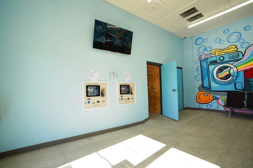 More Photos Of 410 W Parker St, Baxley Office For Sale
