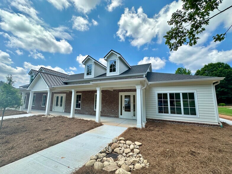 More Photos Of 1024 Twelve Oaks Dr, Watkinsville Office For Lease