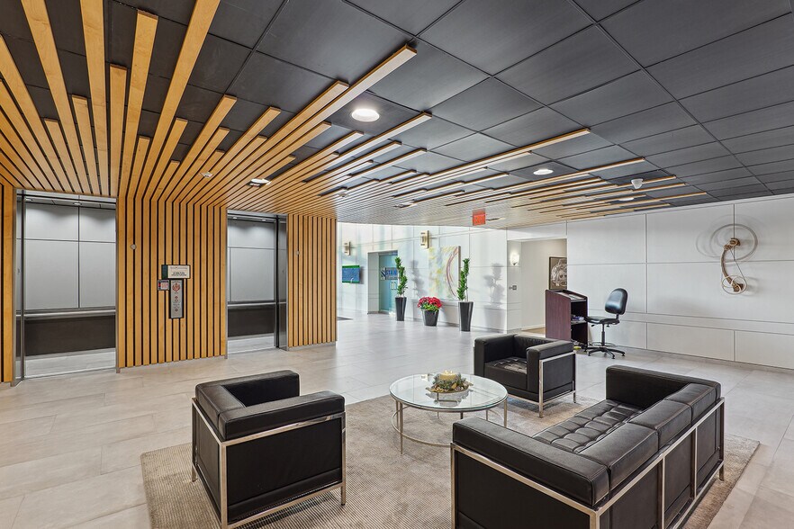 More Photos Of 1300 W Sam Houston Pky S, Houston Office For Sale