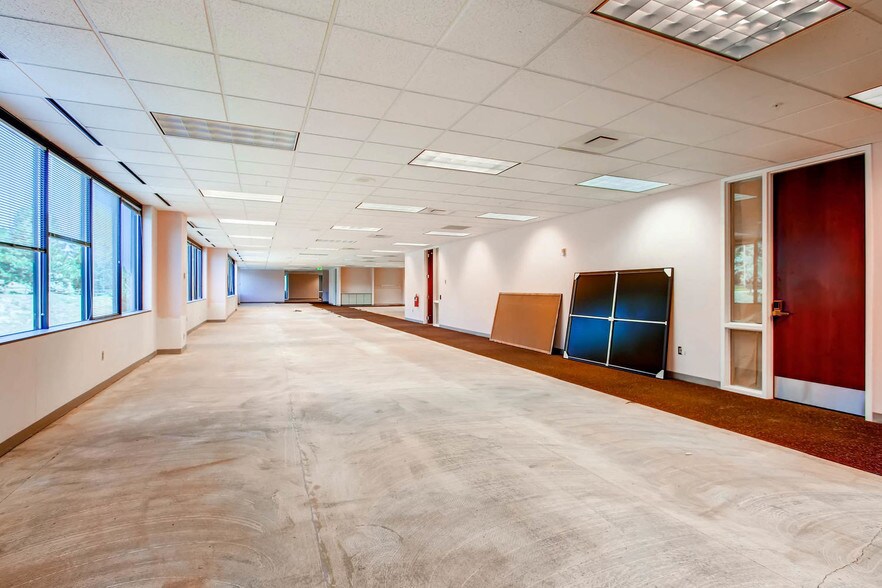 More Photos Of 5555 Tech Center Dr, Colorado Springs Office For Lease