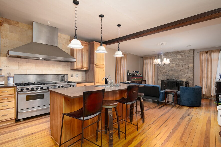 More Photos Of 6825 Old Richmond Rd, Lexington Winery Vineyard For Sale