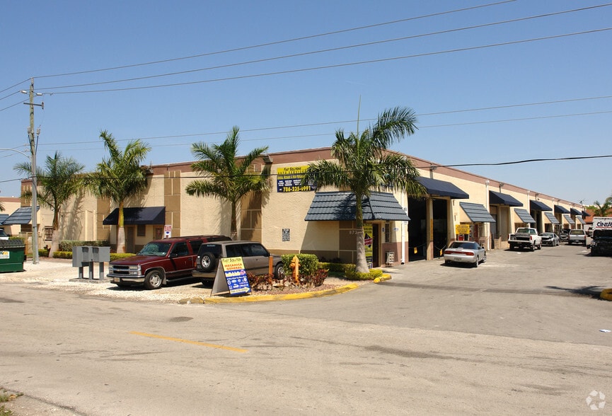 More Photos Of 8725 NW 117th St, Hialeah Warehouse For Lease