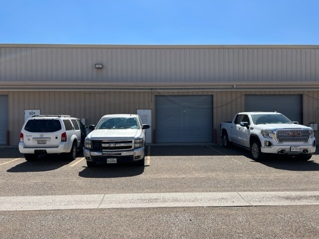 More Photos Of 501 E Cedar Ave, McAllen Showroom For Lease