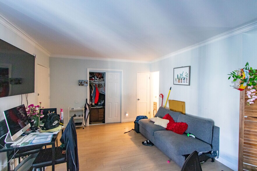 More Photos Of 201-207 S Kenmore Ave, Los Angeles Apartments For Sale