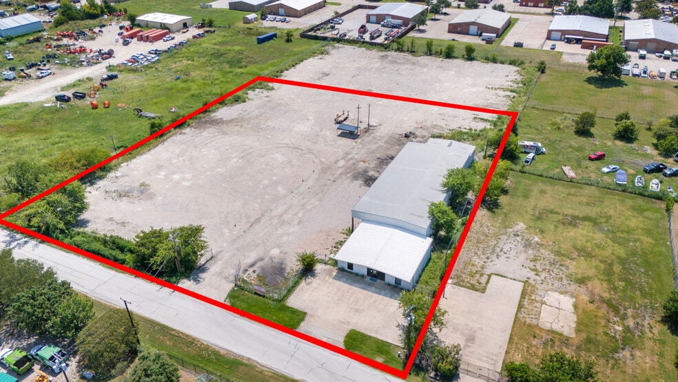 More Photos Of 31 Steel Rd, Wylie Manufacturing For Lease