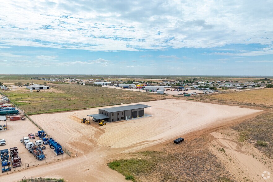More Photos Of 4710 County Road 134, Midland Warehouse For Lease