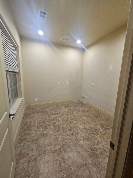 More Photos Of 89 Notch Shopping Center Ln, Branson West Freestanding For Lease