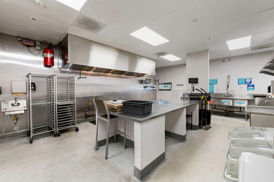 More Photos Of 500 W Broadway, Long Beach Apartments For Lease