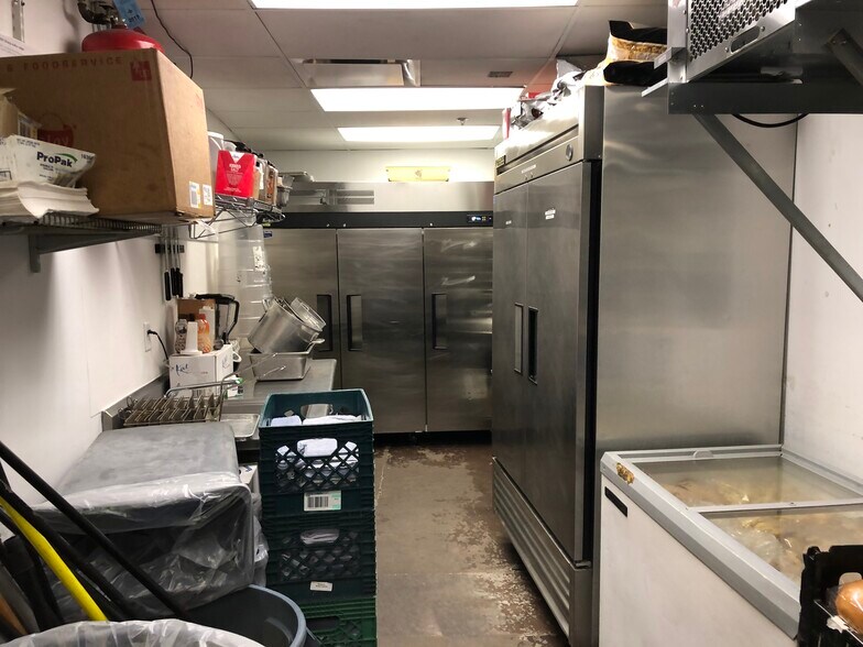 More Photos Of 6000-6022 N 16th St, Phoenix Unknown For Lease