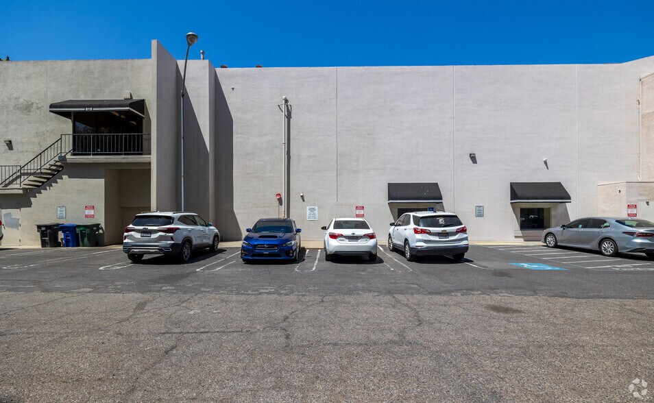 More Photos Of 817-819 10th St, Modesto Office For Lease