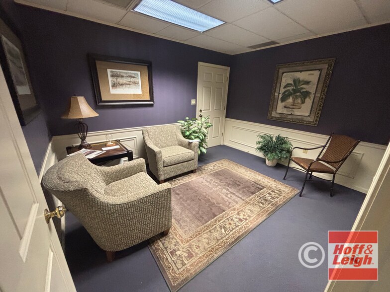 More Photos Of 8225 Brecksville Rd, Brecksville Office For Sale