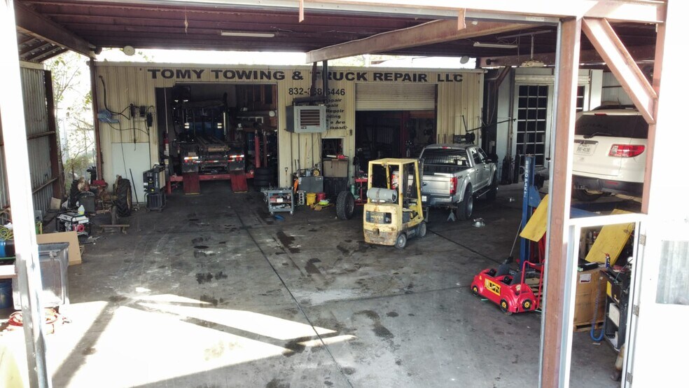 More Photos Of 8534 Rannie Rd, Houston Warehouse For Sale