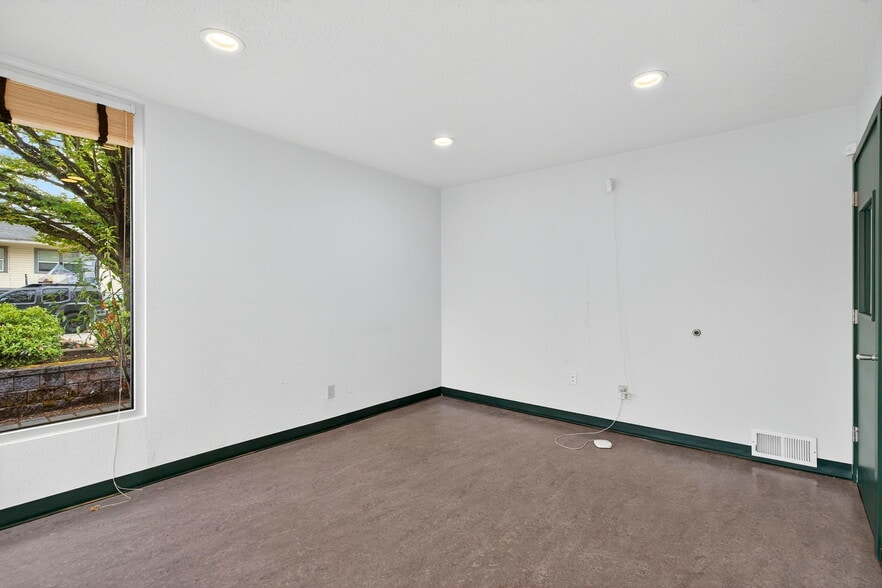 More Photos Of 5311-5315 N Vancouver Ave, Portland Medical For Sale