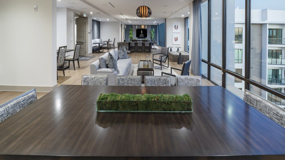 More Photos Of 295 NE Ivanhoe Blvd, Orlando Apartments For Lease