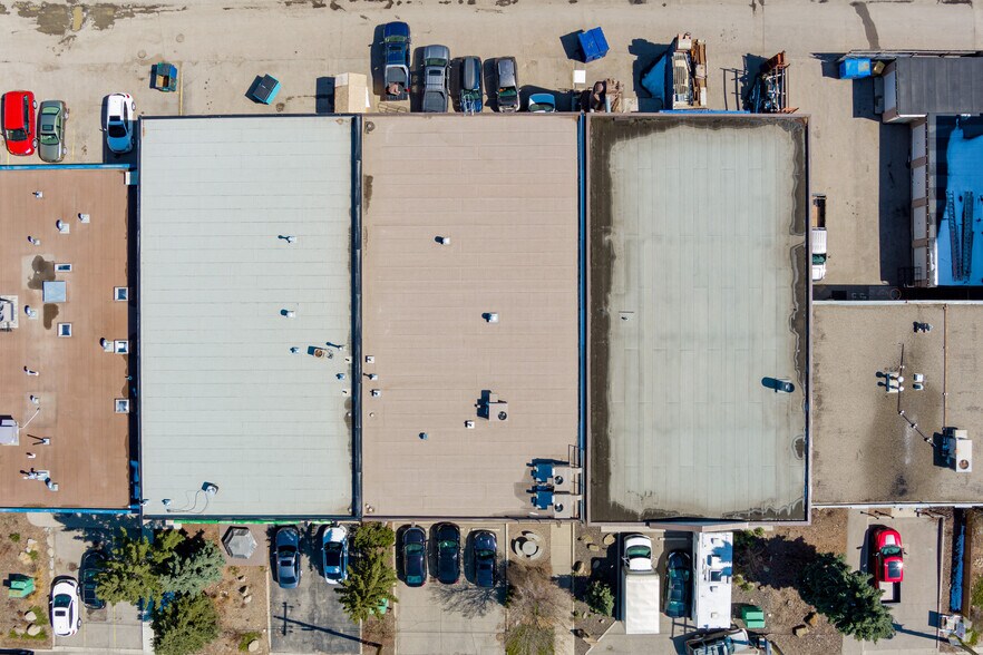 More Photos Of 39 Skyline Cres NE, Calgary Warehouse For Sale