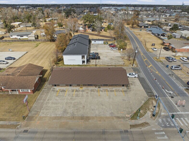 More Photos Of 3620 Maplewood Dr, Sulphur Specialty For Sale