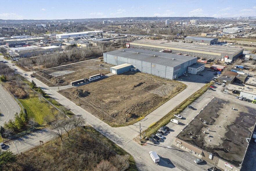 More Photos Of 475 Kenora Av, Hamilton Land For Lease