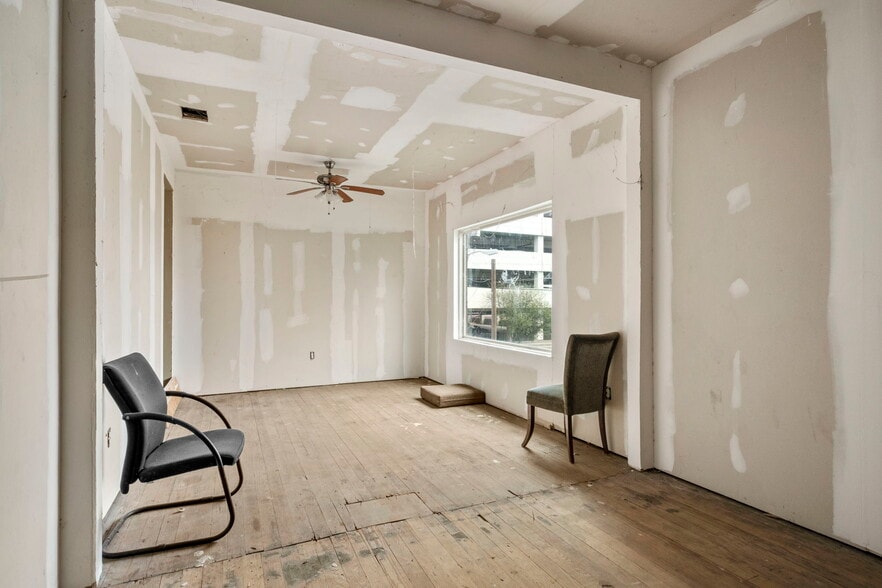 More Photos Of 125 N San Marcos, San Antonio Office Residential For Sale