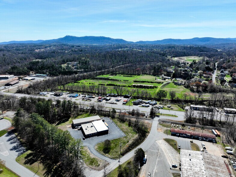 More Photos Of 315 Burke Dr, Morganton Light Manufacturing For Sale