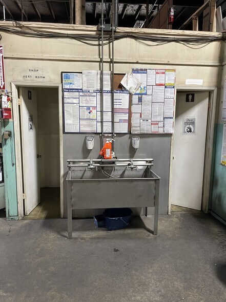 More Photos Of 7001 Jackson St, Paramount Warehouse For Sale