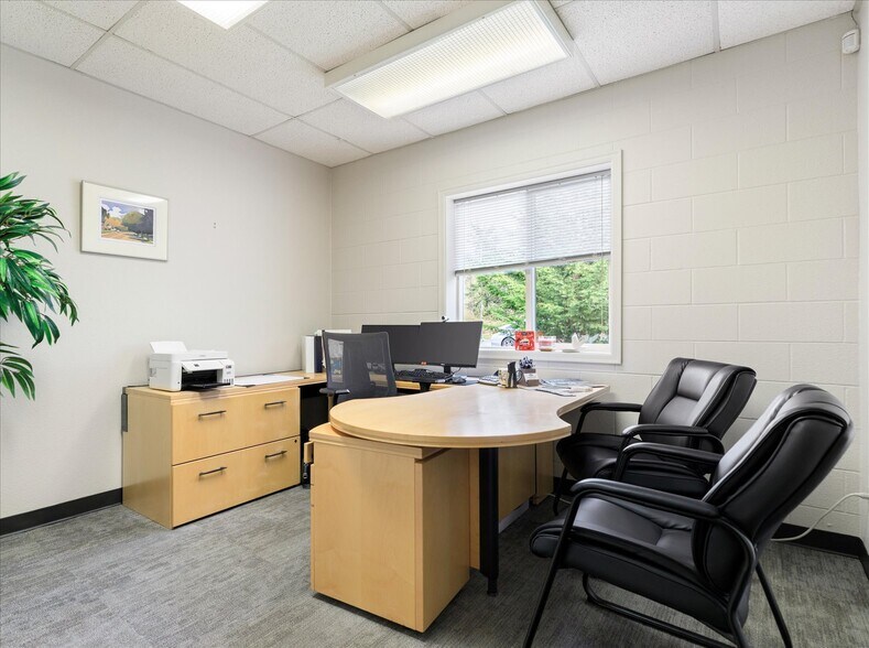 More Photos Of 5589 Harbor Road Rd, Freeland Office Residential For Sale