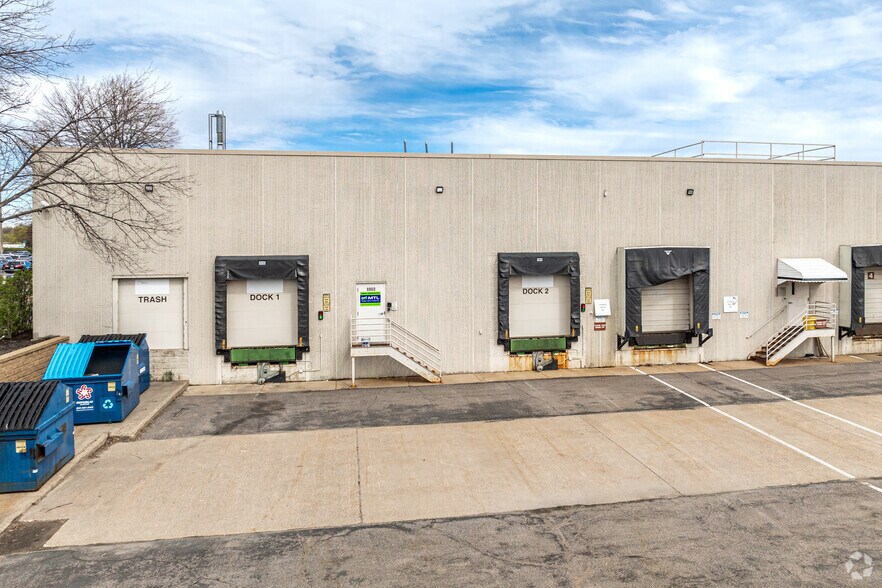More Photos Of 8840-8880 Evergreen Blvd NW, Coon Rapids Manufacturing For Lease