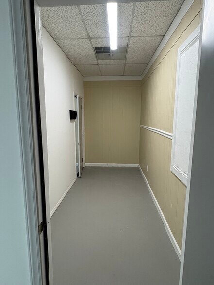 More Photos Of 2914 Gibbon Rd, Charlotte Freestanding For Lease