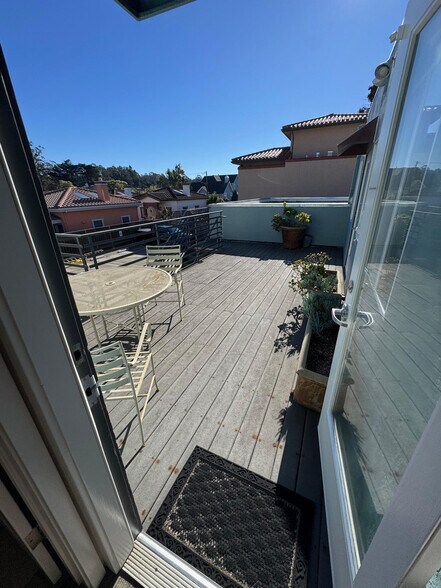 More Photos Of 637 Main St, Half Moon Bay Office For Lease