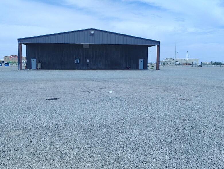 More Photos Of 155 US 285 N hwy, Pecos Warehouse For Sale