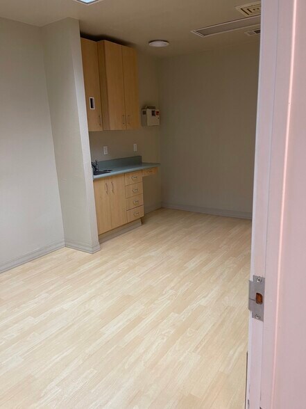 More Photos Of 2740 W Main St, Visalia Medical For Lease
