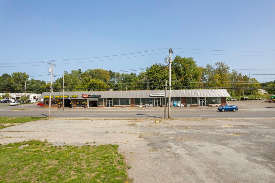 More Photos Of 807 S 4th St, Fulton General Retail For Sale