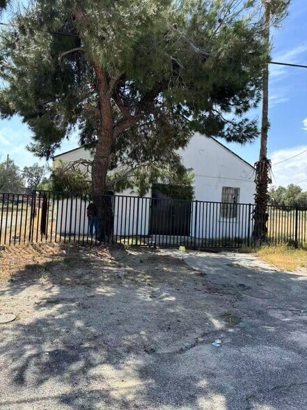 More Photos Of 14011 Broadway St, Cabazon Office For Sale