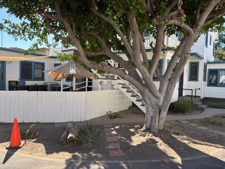 More Photos Of 2025 N Broadway, Santa Ana Office Residential For Lease