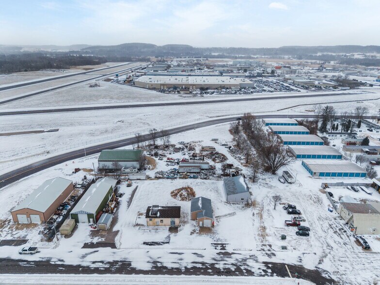 More Photos Of 1628-1630 Maple St, Reedsburg Warehouse For Lease