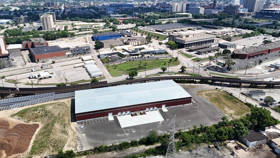 More Photos Of 299 Gest st, Cincinnati Manufacturing For Lease