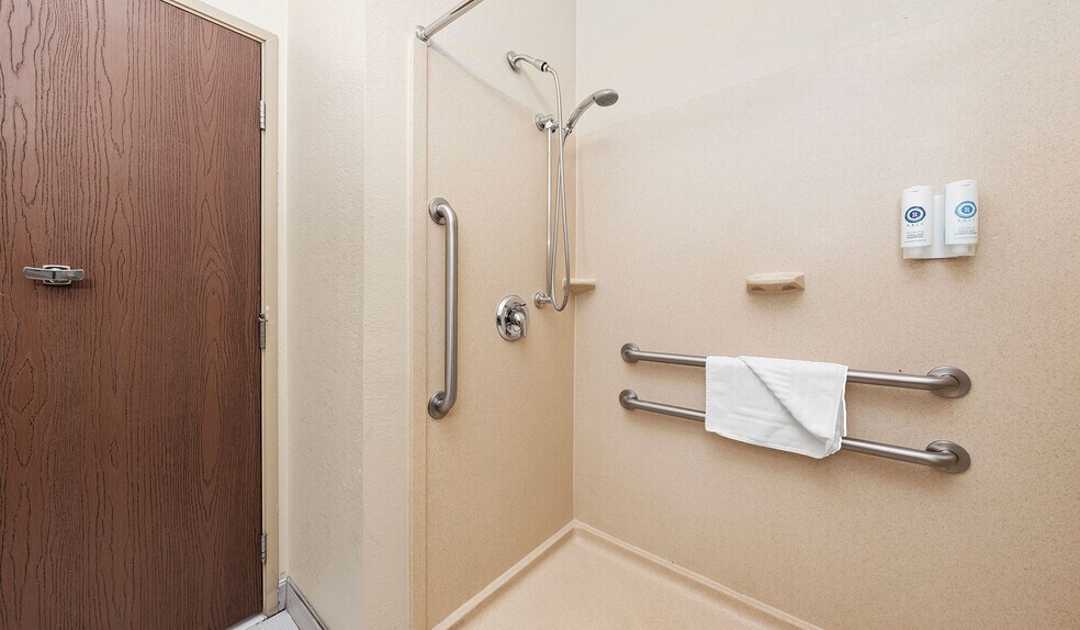 More Photos Of 1775 E Belvidere Rd, Grayslake Hotel For Sale