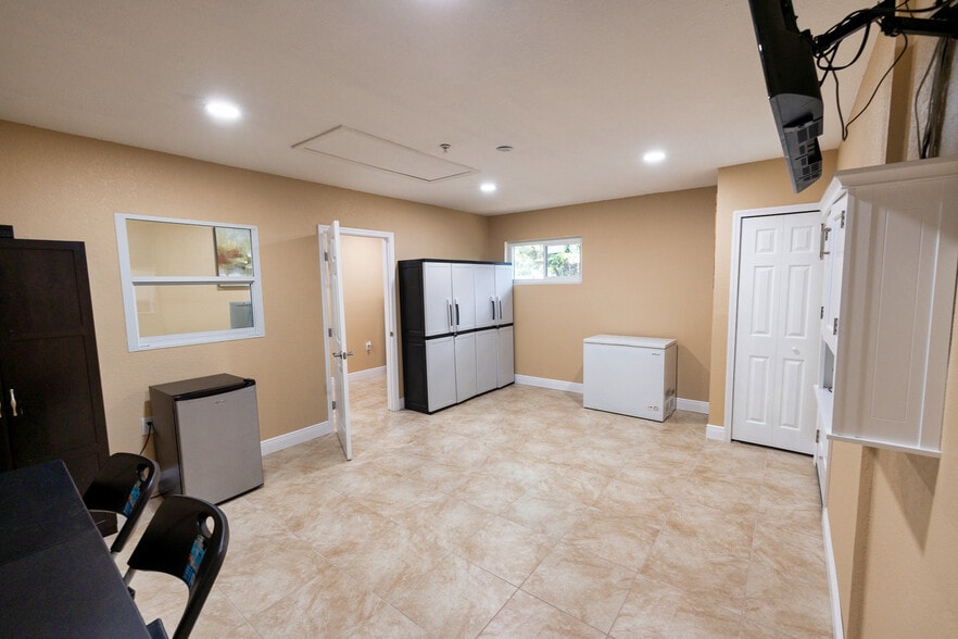 More Photos Of 7128 Wrenwood Cir, Tampa Rehabilitation Center For Sale