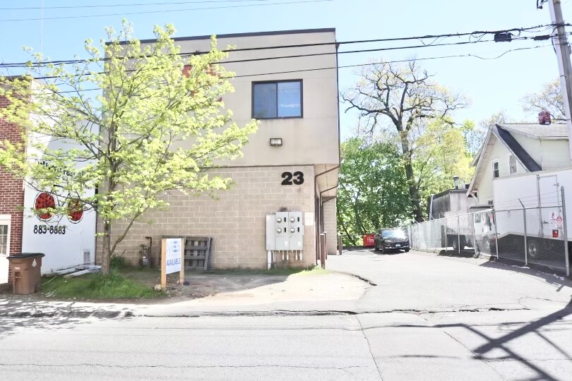 More Photos Of 23 Ryan St, Stamford Flex For Sale