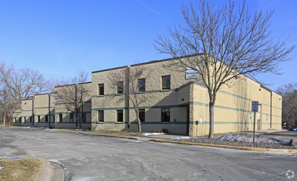 Primary Photo Of 3980-3988 N Quebec Ave, New Hope Warehouse For Lease