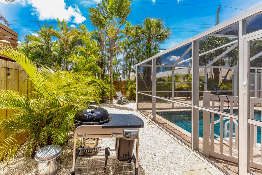 More Photos Of 1130 Gulf Blvd, Englewood Apartments For Sale