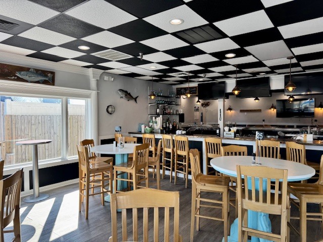 More Photos Of 14442 Solomons Island Rd, Solomons Restaurant For Lease