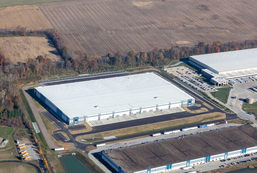 More Photos Of 3248 N Distribution Way, Greenfield Warehouse For Lease