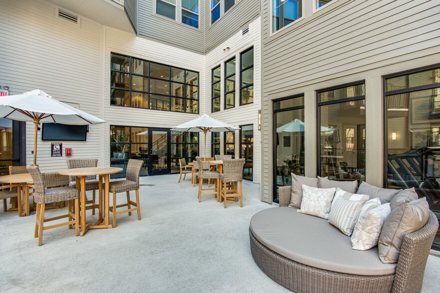 More Photos Of 403 E Koenig Ln, Austin Apartments For Lease