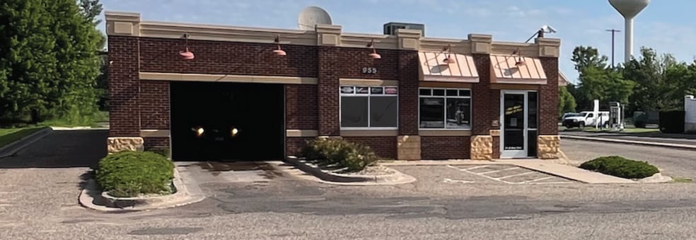 Primary Photo Of 955 W Broadway Ave, Forest Lake Freestanding For Lease