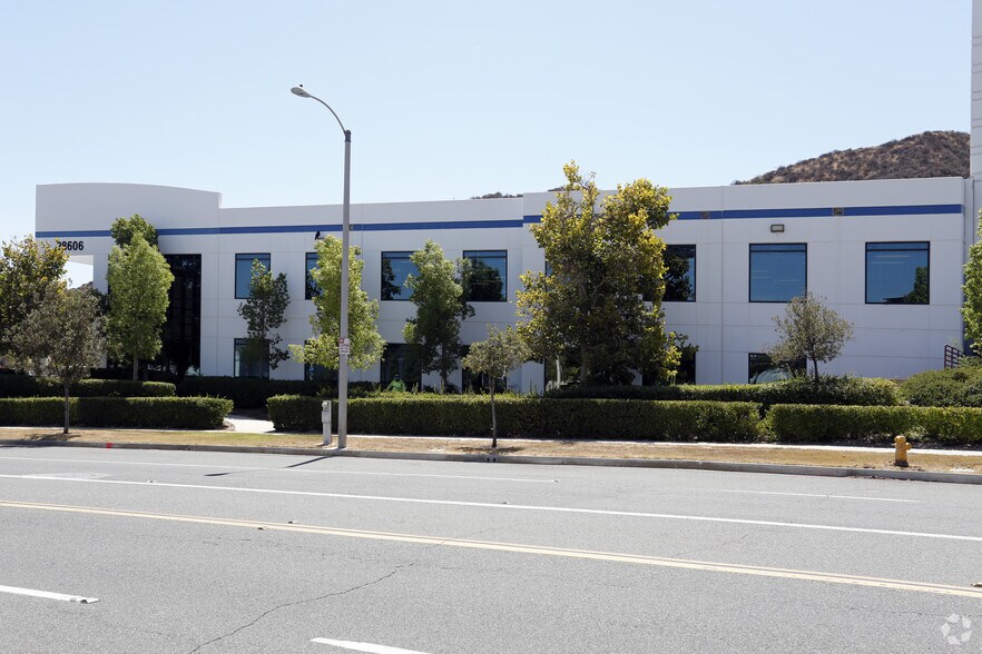 More Photos Of 28606 W Livingston Ave, Valencia Warehouse For Lease