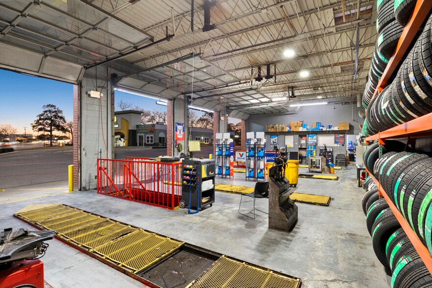 More Photos Of 3022 S Cooper St, Arlington General Retail For Sale