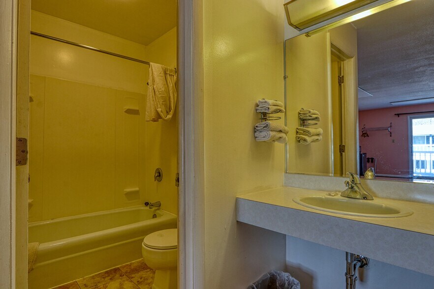 More Photos Of 726 S Highway 35, Saint Croix Falls Hotel For Sale